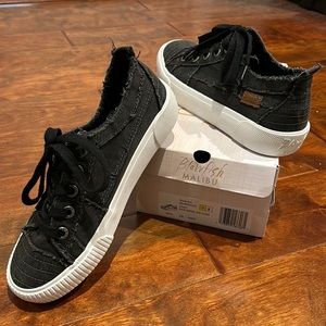 Blowfish Malibu Black Sneakers size 8, Never Worn